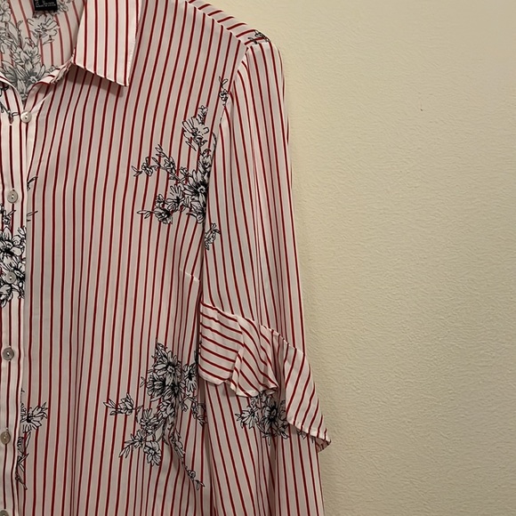 Button down top - Picture 2 of 7